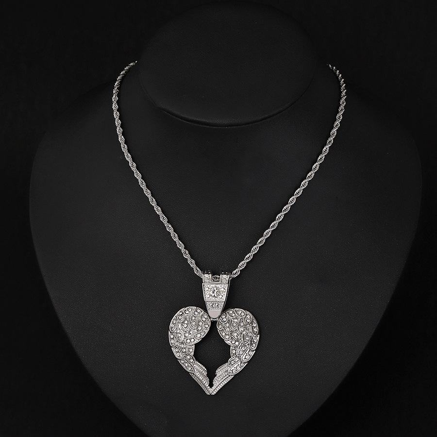 Hip Hop Diamond Heart Wings Pendant Necklace, European and American Cuban Chain Decoration Alloy Heart Shaped Men's Necklace