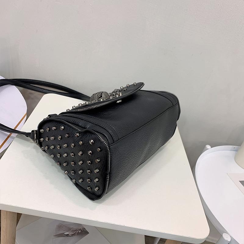 Sexy Niet Schulter Taschen Weibliche Luxus Designer Punk Schädel Gothic Stil Frauen Handtaschen Große Kapazität Messenger Taschen