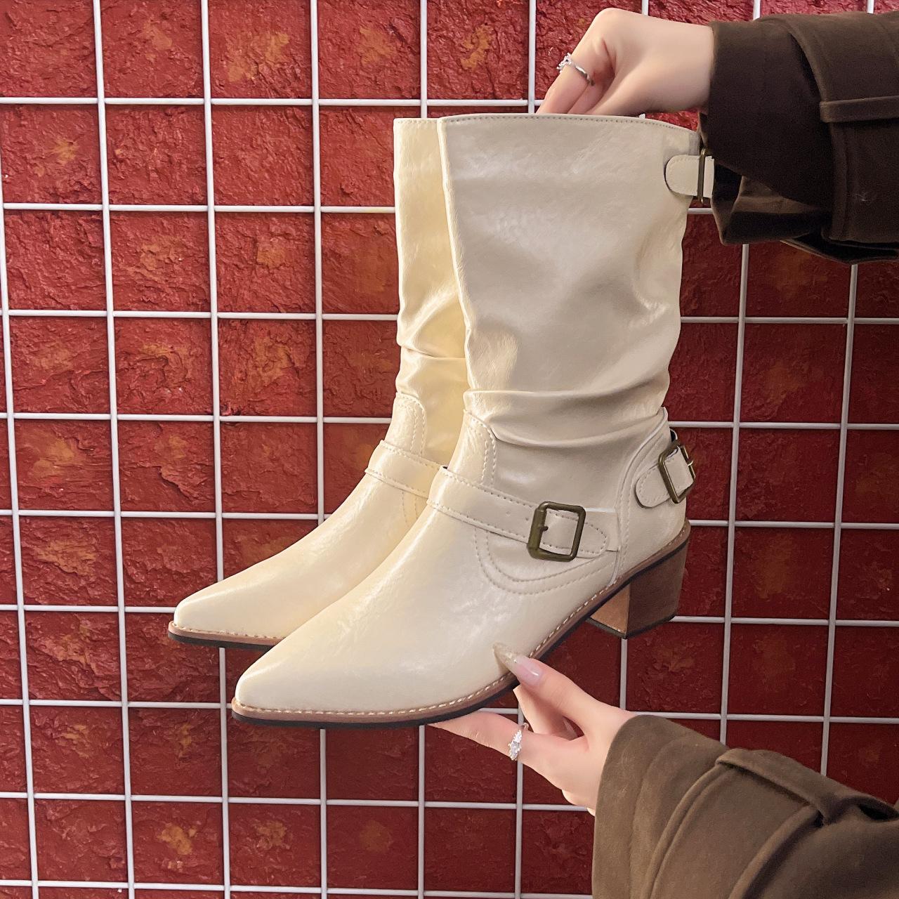 

Cowhide version~ retro white western cowboy boots women s 2025 new versatile skirt inner height-increasing short boots 42