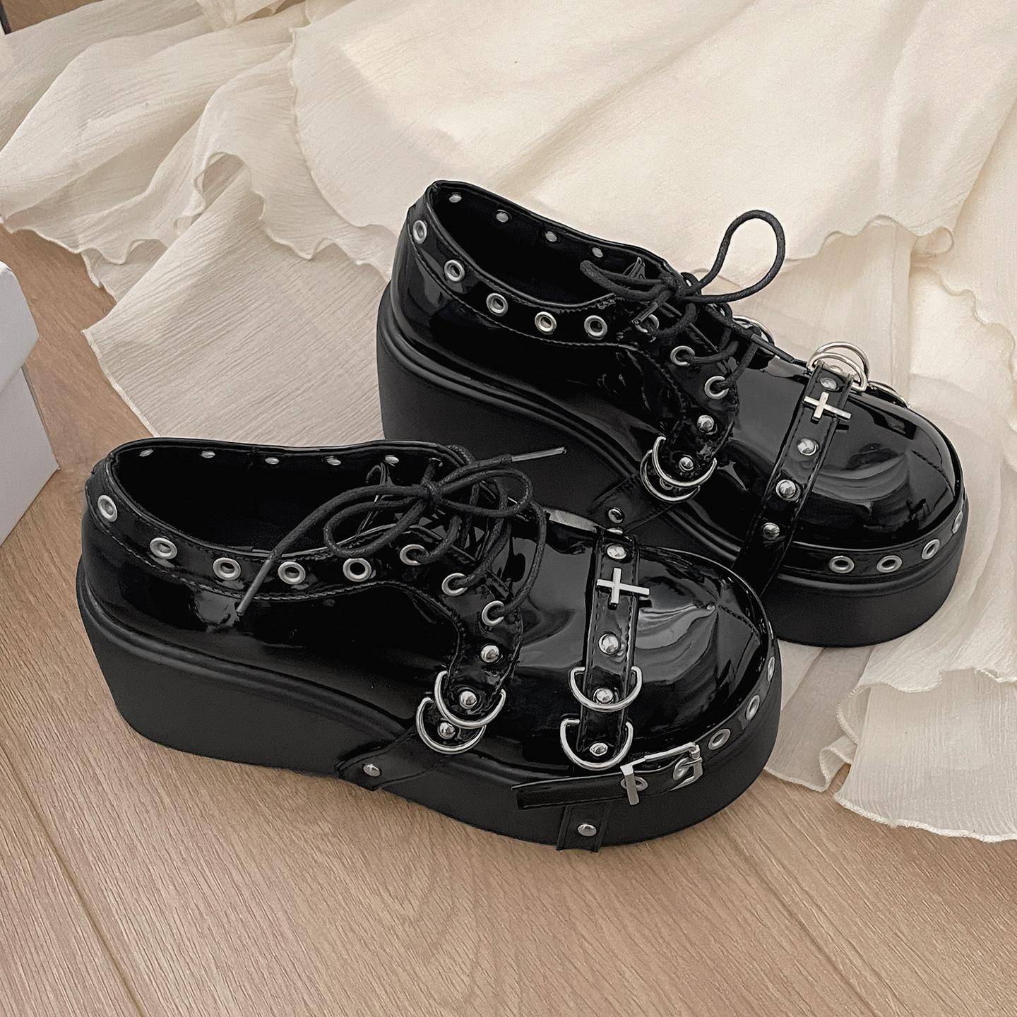 

Queen Fan Black Punk Style Platform Small Leather Shoes Women s 2025 New Summer Sweet and Cool Retro Height Increasing Single Shoes 42
