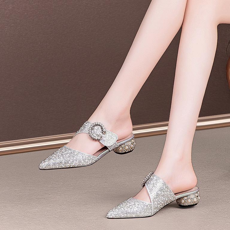 Pearl Rhinestone Baotou Flat Heel Cool Slippers Women's Summer Wear Fashion Medium Heel 2025 New Thick Heel Half Slippers