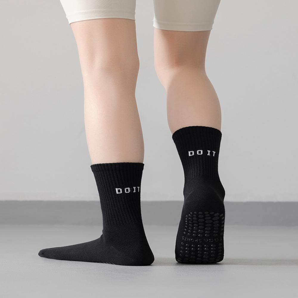 Solid Color Mid-calf Socks Cotton Sports Socks Comfortable Pilates Socks