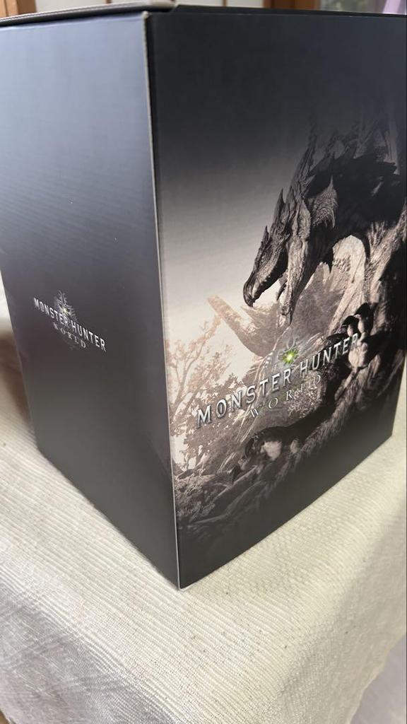[USED] MHW Collector's Edition Nergigante Figure & Design Book