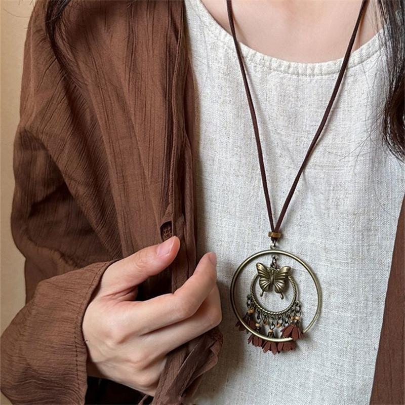 Vintage Boho Metal Feather Necklace For Women Antique Long Collar Chains Pendant Handmade Statement Jewelry Layers Accessories