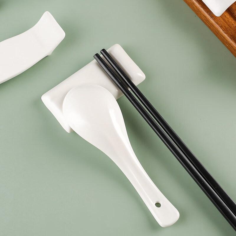 Star-Mark Pure White Ceramic Dual-Use Chopstick Rest