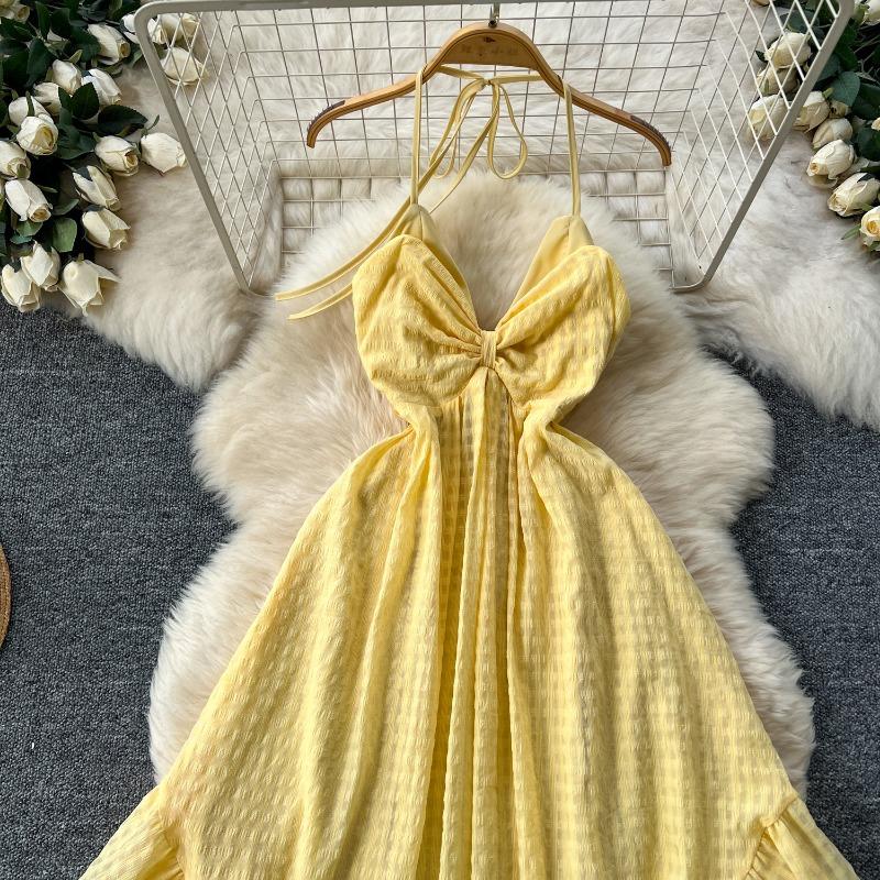 Frühlings- und Sommeratmosphäre Damen V-Ausschnitt Gedrehtes Neckholderkleid mit Unregelmäßigen Rüschen