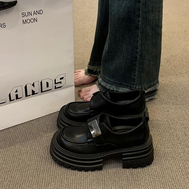 

Женские туфли на платформе в британском стиле, маленькие кожаные туфли 2025 года, новые весенние и осенние туфли-лоферы с одной педалью, на липучке, одинарные туфли-лоферы 40 чёрный