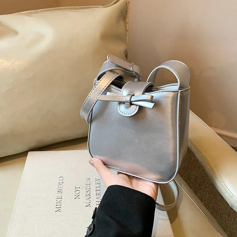 

Women S Magnetic Buckle Shoulder Bag Car Stitching Versatile Compact Square Bag Lightweight Shoulder Bag Versatile Pu New