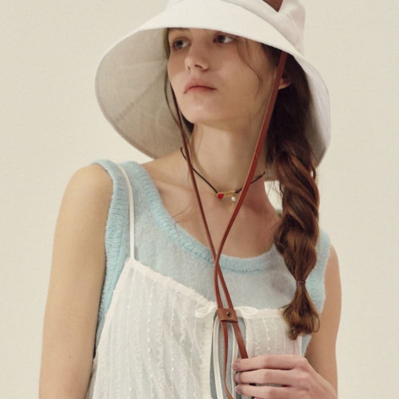 Marchen Objet wide leather strap bucket hat_3color