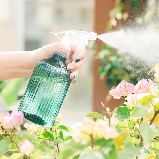 Handheld Spray Bottle Fine Mist Plant Mister Hand Pressure Watering Can 500ml Adjustable Nozzle Spray Bottle for Garden Plants Cleaning Solutions