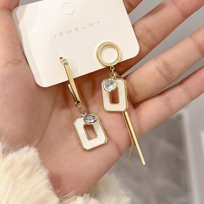 

Геометрические асимметричные серьги-пусеты из серебра 925 пробы для женщин - Корейский тренд 2024 белый