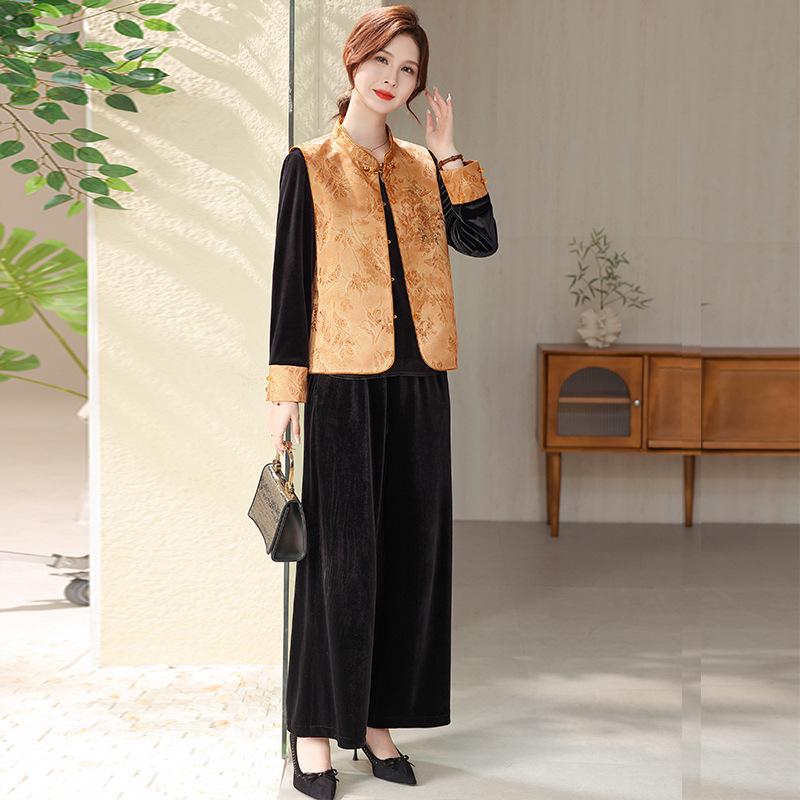 

Spring New Golden Velvet Three-Piece Suit - Elegant Chinese Style for Women Over 50 2XL (for 120-135 jin)