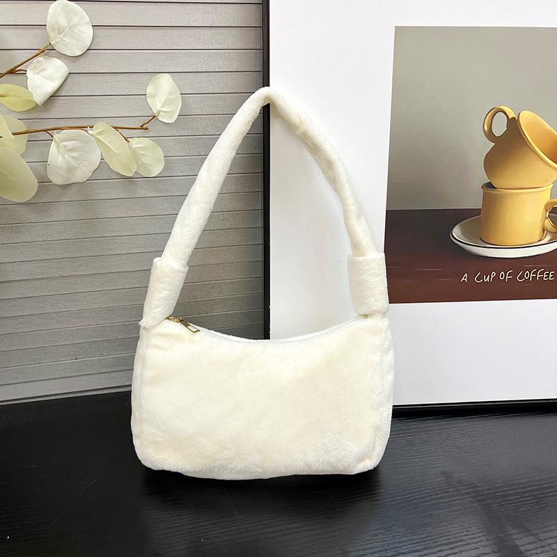 

Women s Plush Underarm Bag: Lightweight, Fashionable, Furry Handheld Shoulder Bag белый