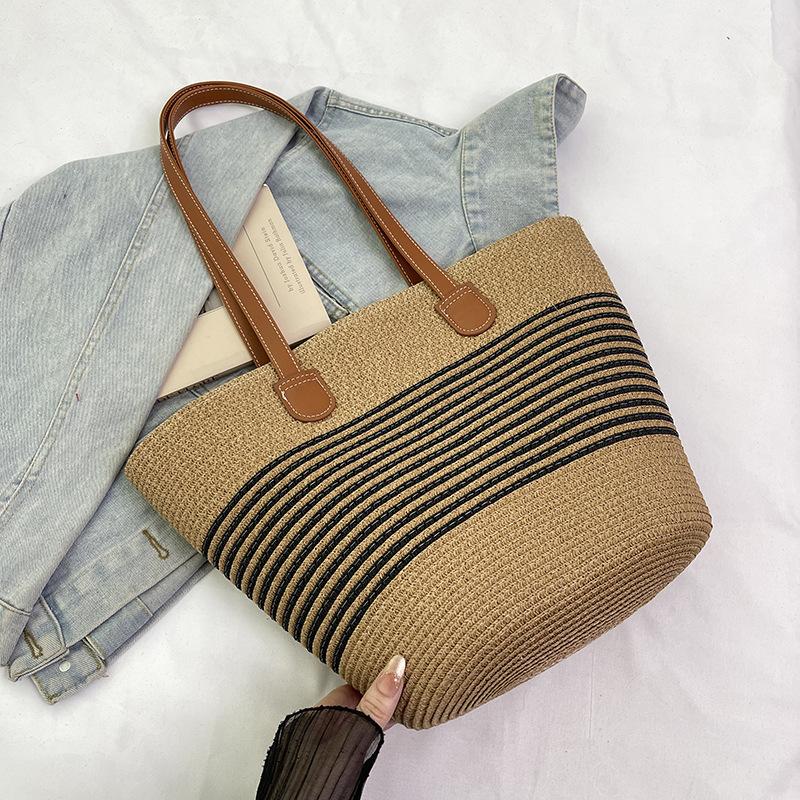 

2025 casual woven straw bag summer new commuter large capacity striped shoulder fashion beach bag women