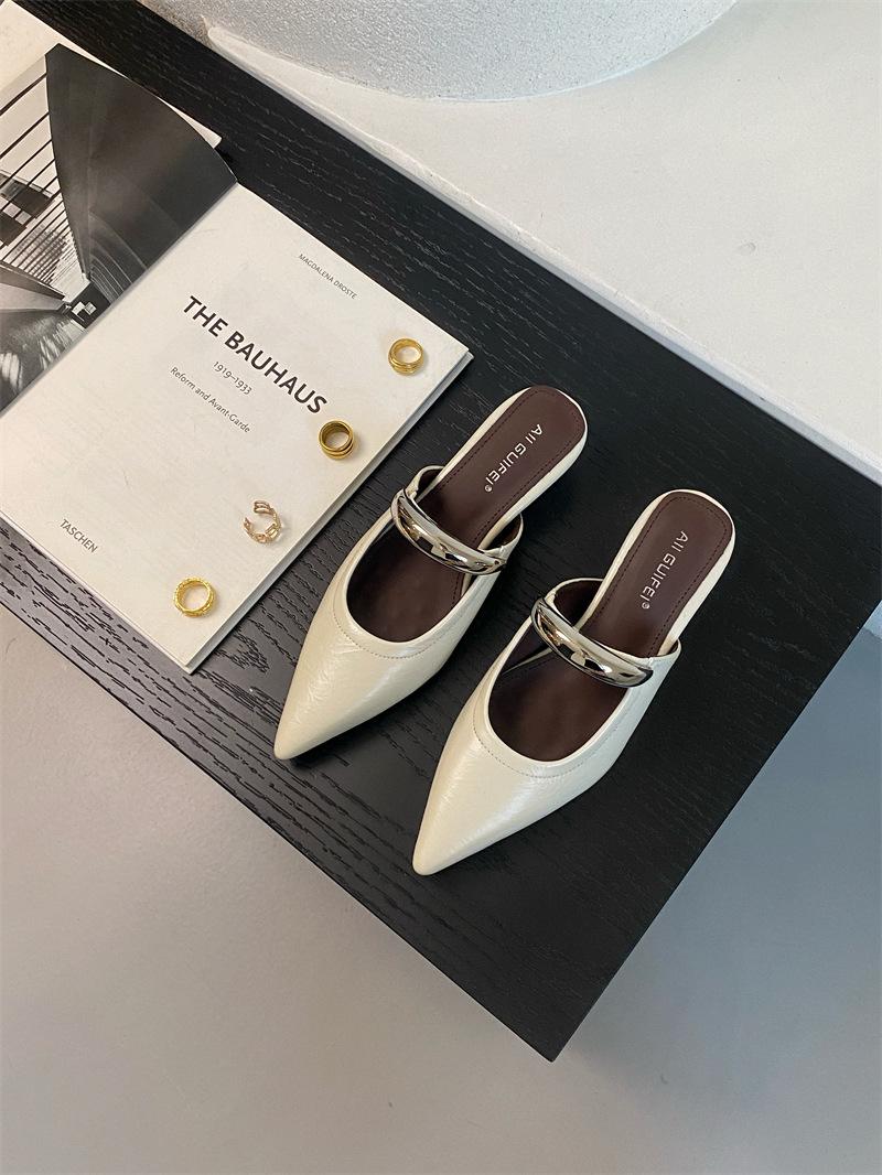 

Верхняя одежда 2025 года весна и лето новые ретро классные тапочки женские нишевые высококачественные остроносые тапочки с металлической пряжкой сумка головка танкетка 40 абрикосовый