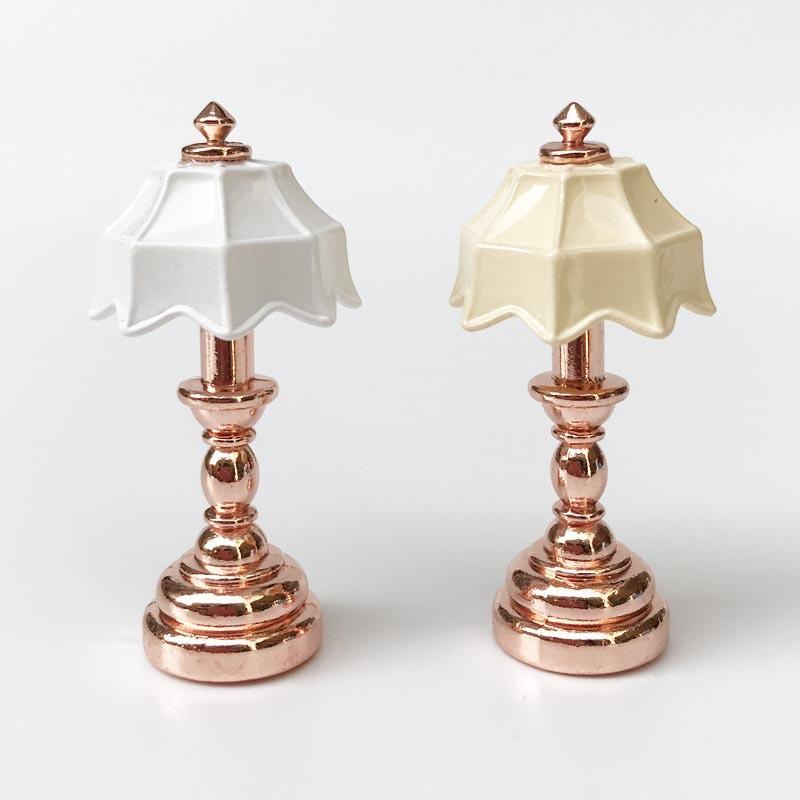 Miniature Dollhouse Table Lamp LED Desk Model Mini Light Decoration Children's Toy Dollhouse Play Accessories for Mini House Bedroom Pack of 2