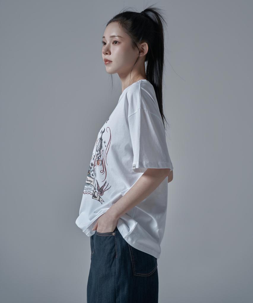 WAARFORWOMAN Wt-72 Skull Oversized Short Sleeve T-Shirt_White