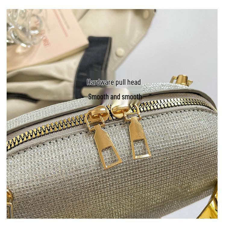 2026 Summer Women's Fashionable Underarm Crossbody Handbag: Simple, Chic Design