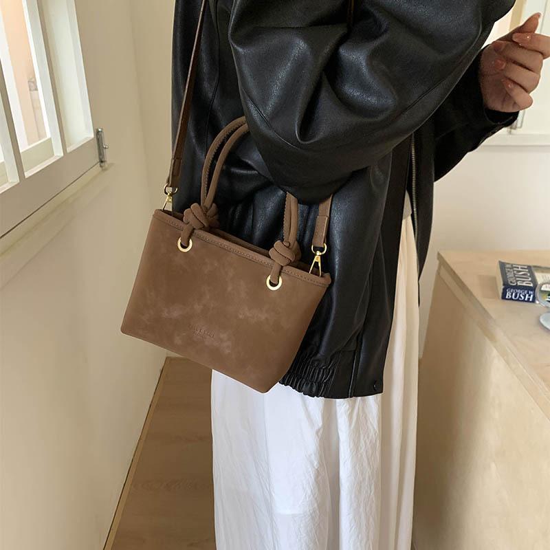 Crossbody Bag Women's Bag 2025 New Autumn and Winter Versatile Super Fire Small Bag Single Shoulder Crossbody Bag Popular Bucket Bag This Year