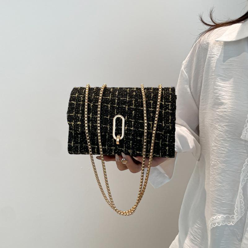 

Корейская версия клетчатый узор нишевый инс стиль мода личность маленькая квадратная сумка женская повседневная зарубежный стиль универсальная темперамент сумка-мессенджер чёрный