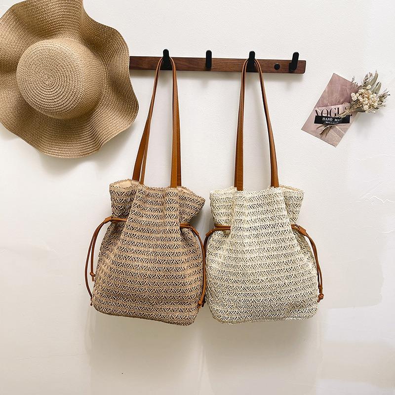 Niche Fashion Strap Straw Shoulder Bag Women's Spring New Simple Large-capacity Beach Tote Bag Tide