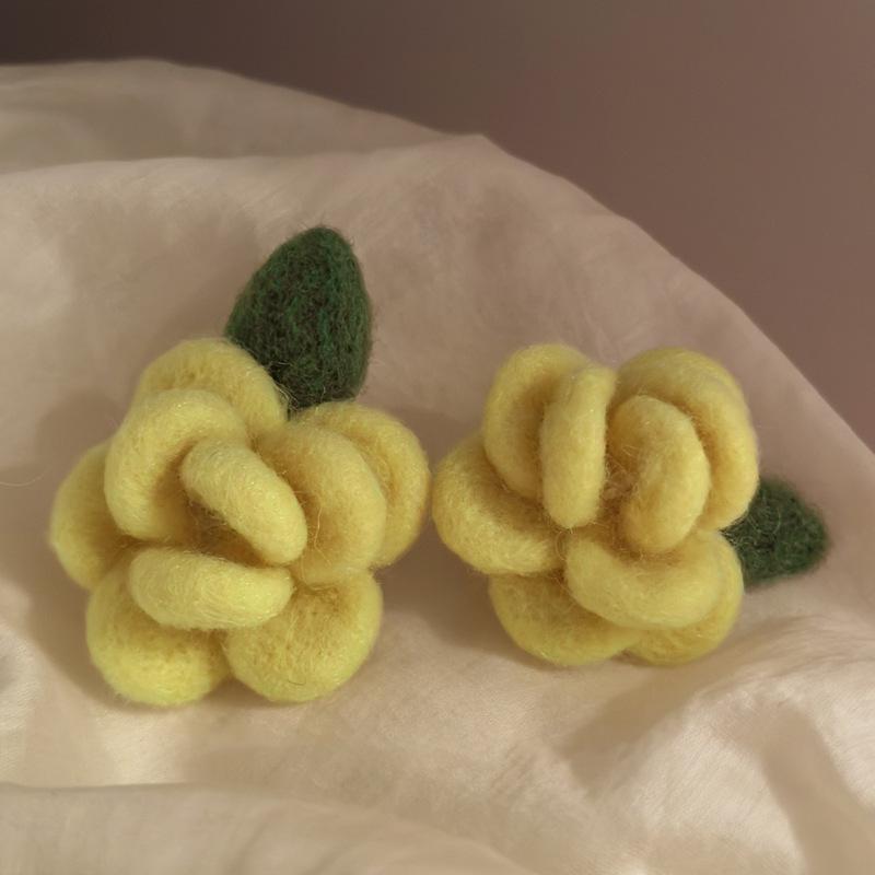 Silver needle flocking flower stud earrings autumn and winter sweet temperament versatile earrings earrings