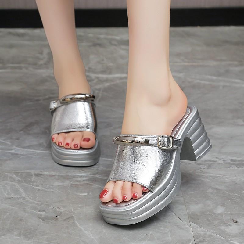 Fashion casual versatile one-word slippers women's 2025 summer new silver women's shoes small thick-soled heightening cool slippers