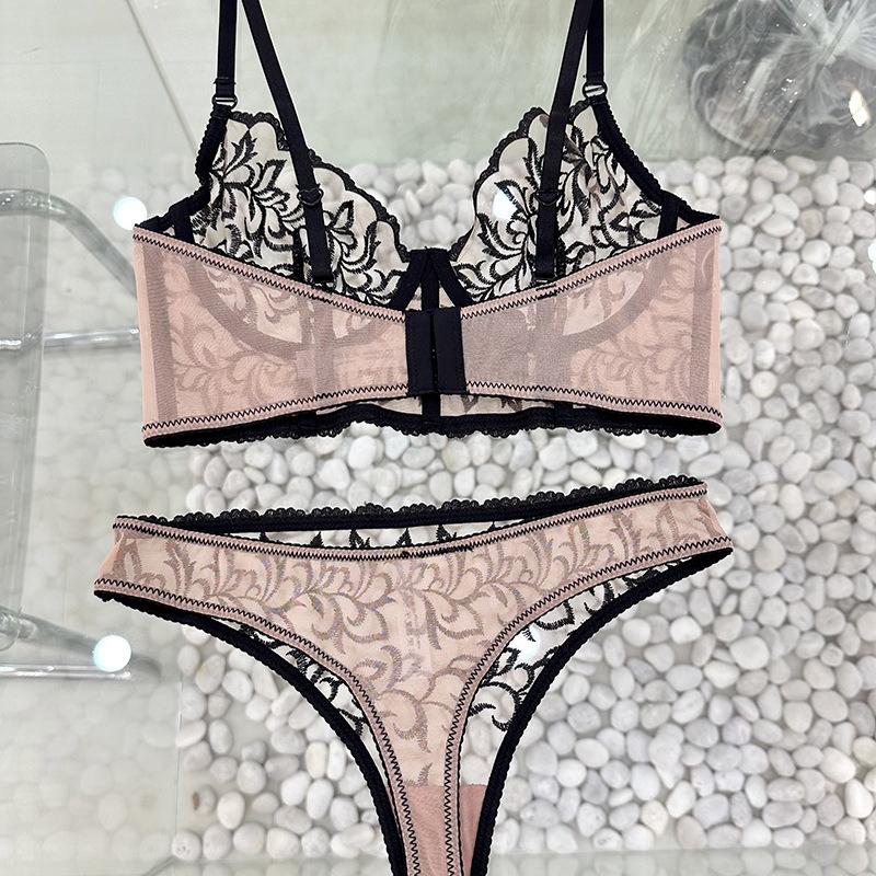 French Style Underwear Women's Ultra-thin Embroidered Lace Sexy Pure Desire Gathered To Prevent External Expansion of The Chest To Show Small Bra Set