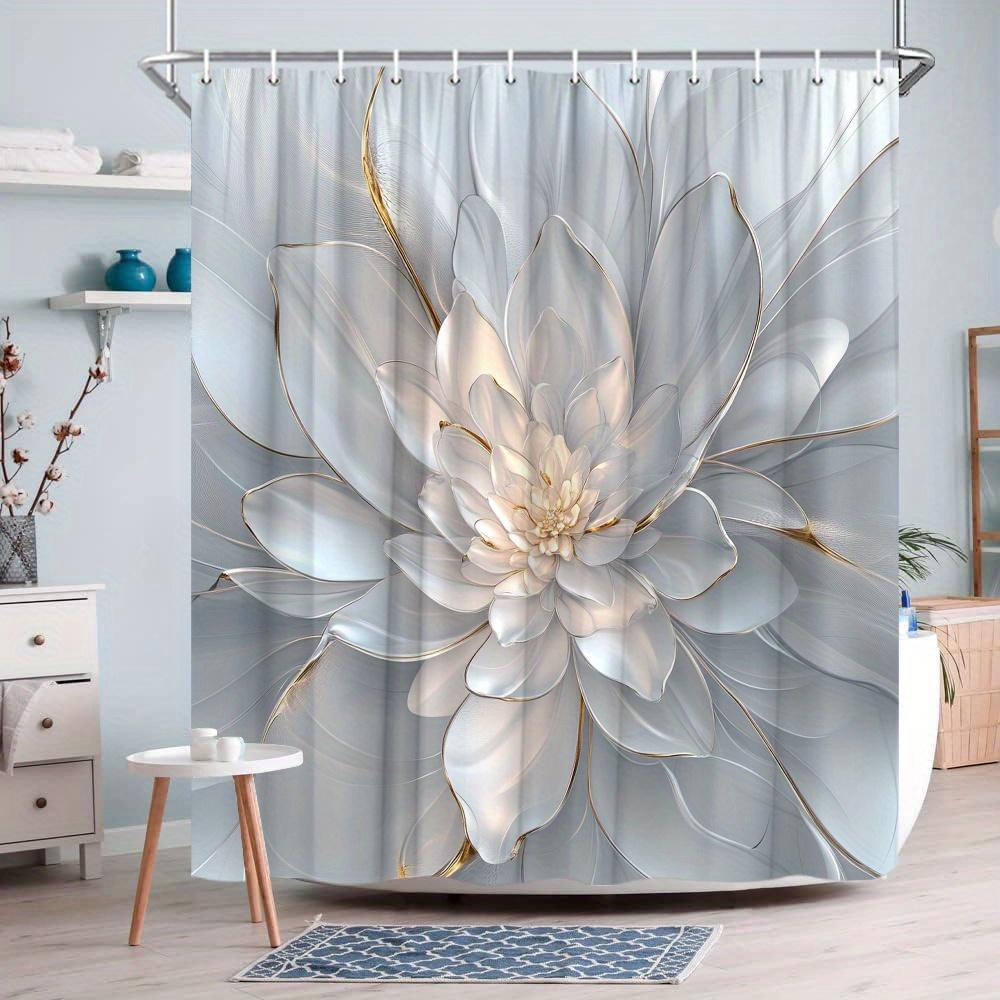 Luxusní bílý květinový sprchový závěs, Zlaté akcenty, Detailní kvetoucí design, Hladké okvětní lístky, Elegantní okraje, Moderní koupelny