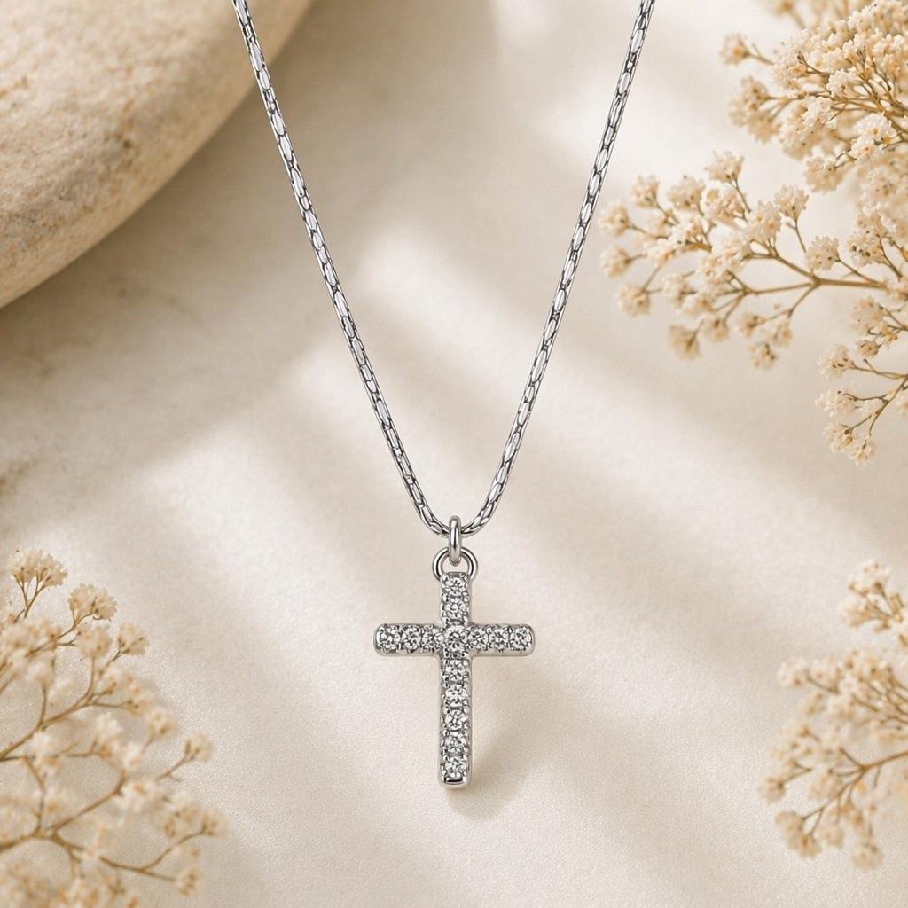18K Gold-Plated Stainless Steel Zircon Cross Pendant Necklace for Women - Versatile and Fashionable Clavicle Chain Jewelry