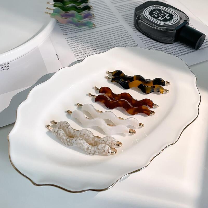 Women s wave guest look leopard print hairpin A25674_White Marble