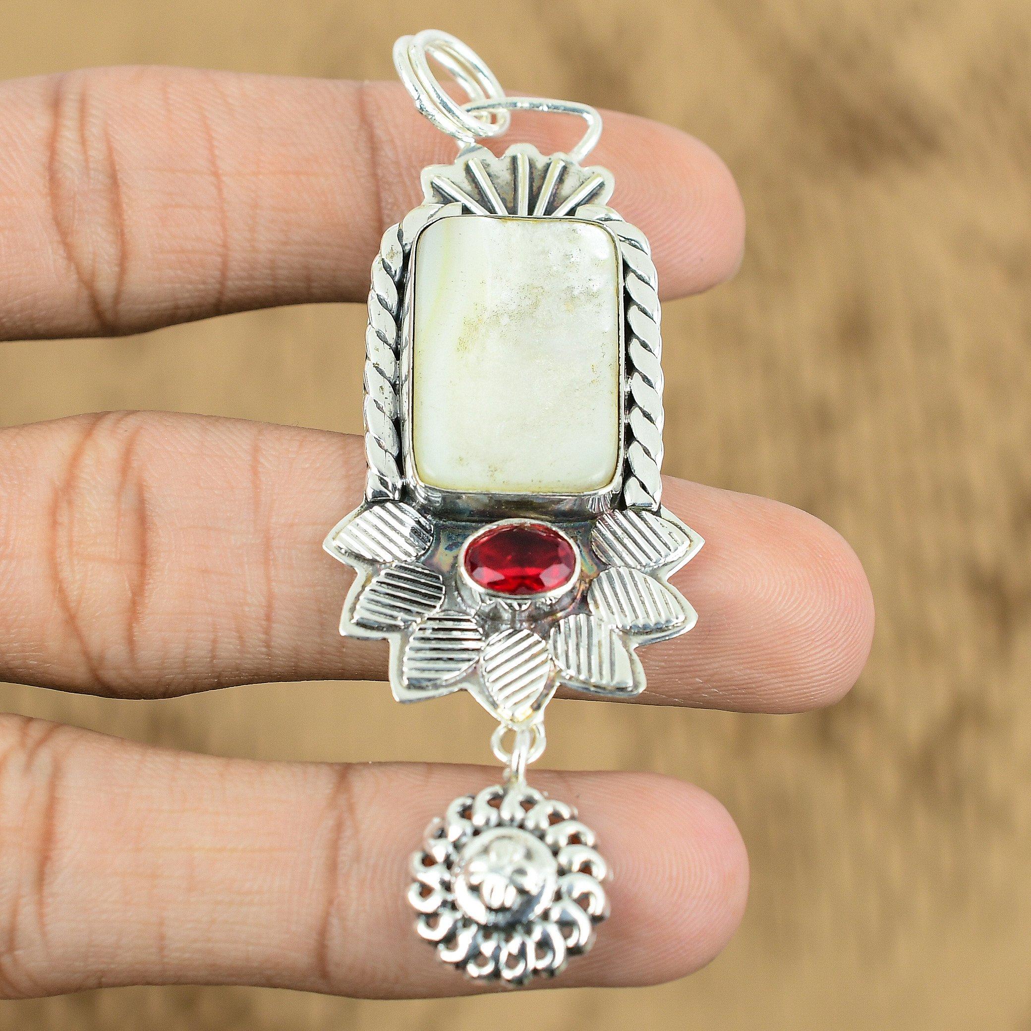 

Natural Mother Of Pearl Mozambique Garnet Sterling Silver Sister Pendant Jewelry