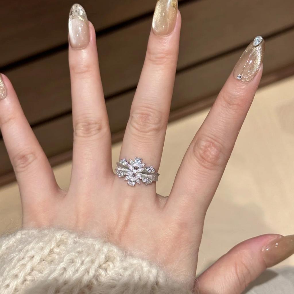 2026 Sparkling Diamond Zircon Lace Star Ring Women's Heavy Industry Brushed Craft Advanced Sense Ring