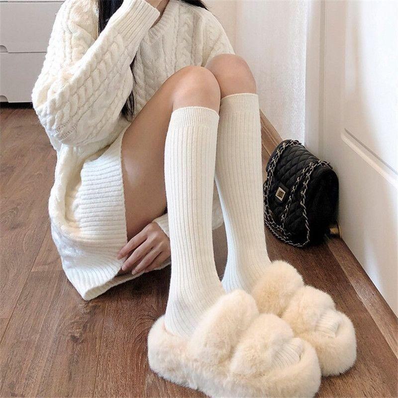 

Женские толстые белые удлиненные носки выше колена с тонкими вертикальными полосками One Size