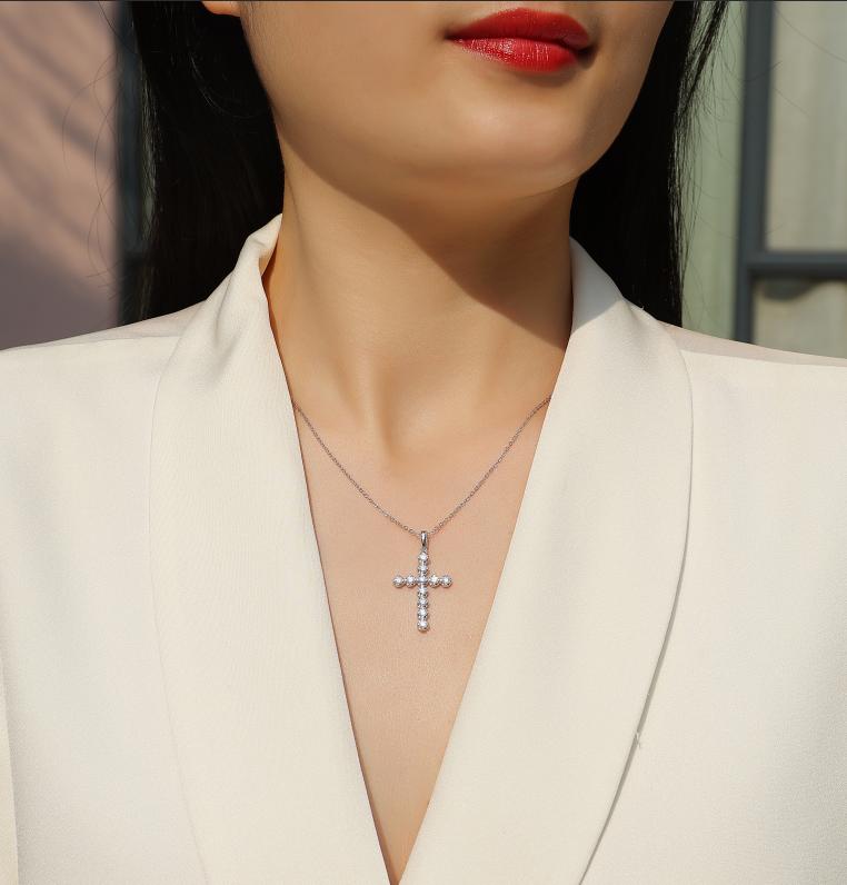 Pendente Croce Moissanite di Alta Qualità per Argento Sterling 925 Placcato Oro 18K Gioielli alla Moda Certificato GRA Uso Quotidiano Regalo