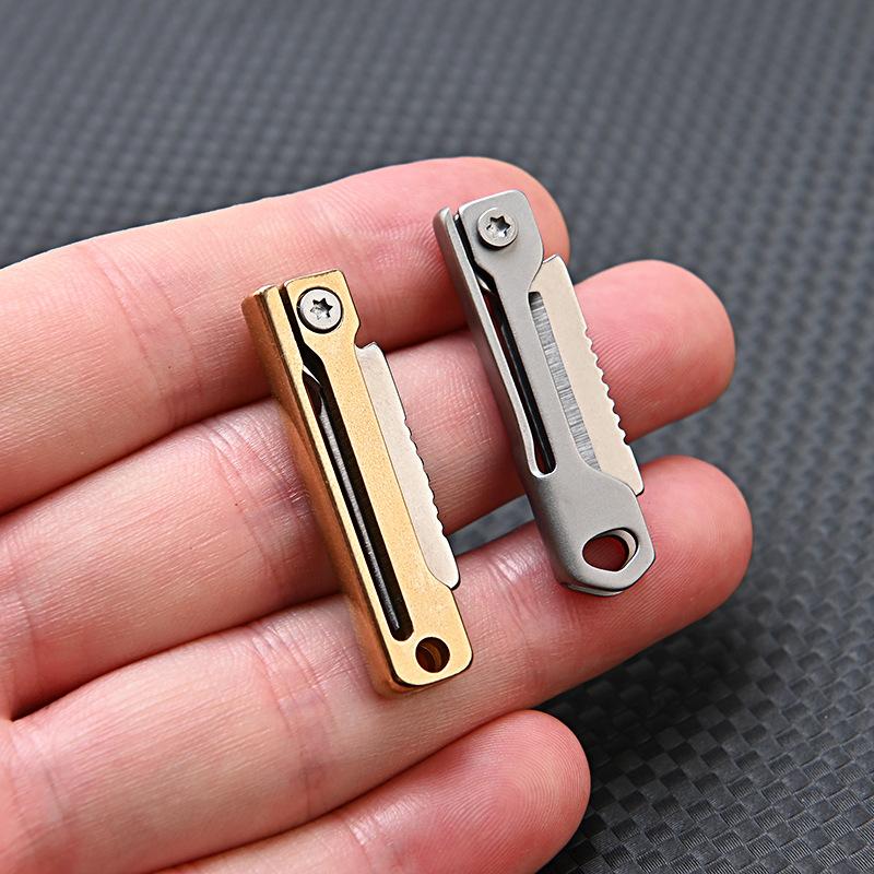 Edelstahl Splitter Auspacken Mini Handgepäck Taschenklappmesser Outdoor Camping Utility EDC Tragbares scharfes Schlüsselanhänger-Werkzeug