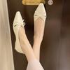 Zapatos de Salón Individuales Cuadrados Pequeños de Temperamento de Moda para Mujer Primavera y Verano Nuevos de Boca Baja Transpirables Huecos con Lazo Planos
