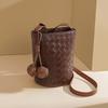 2025 New Women's Bag Summer Single Shoulder Crossbody Bucket Bag Fashion Commuter Quilted Woven Bag