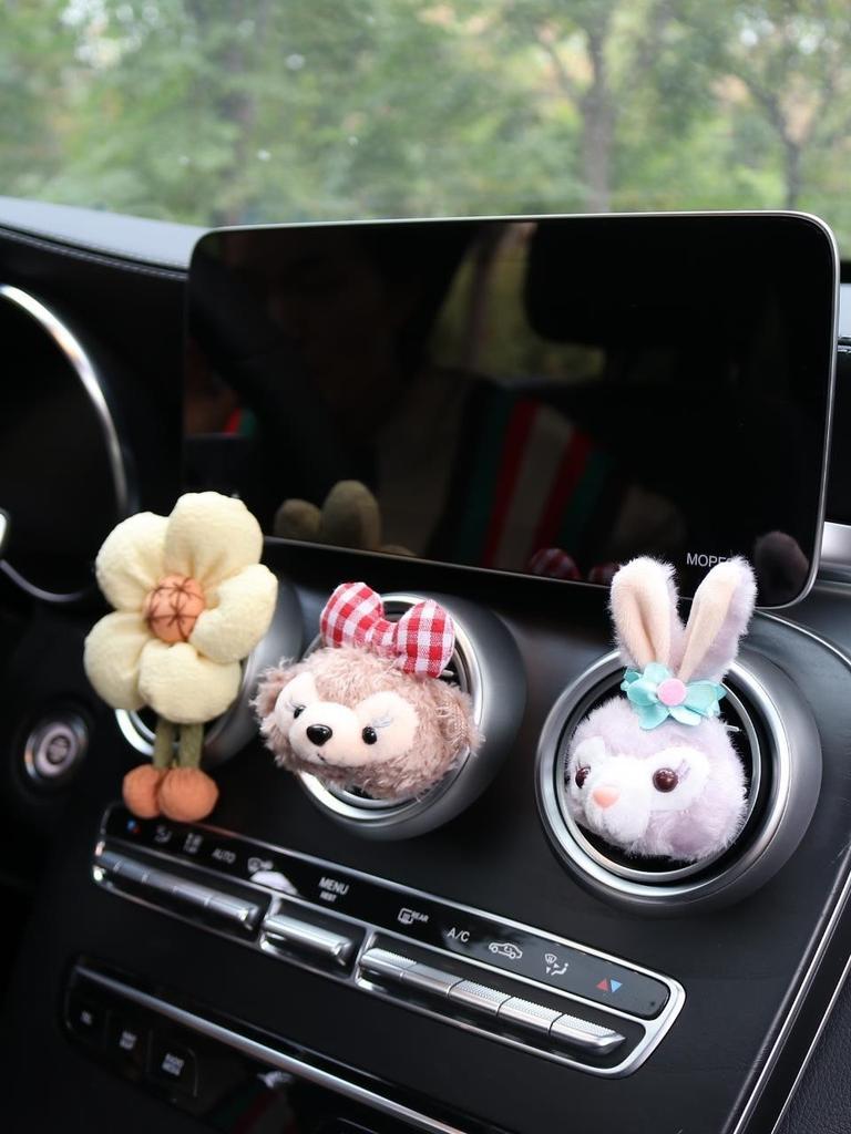 Cute Cartoon Car Air Vent Aromatherapy Clip Decorative Interior Car Accessory