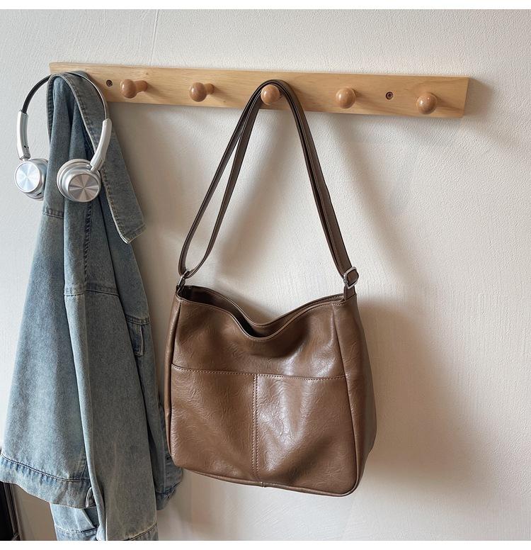 

Сумка большой вместимости женская универсальная 2025 новая модная на плечо сумка-мессенджер ретро текстура сумка-тоут для поездок