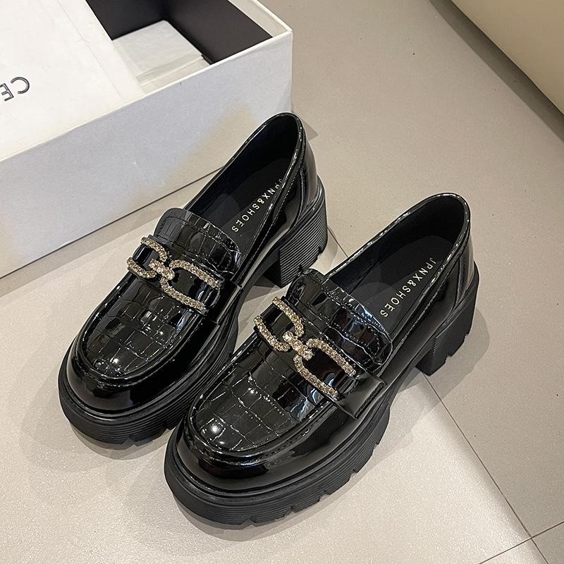 Platform loafers women's autumn 2025 new commuter shoes black one-pedal small leather shoes round head patent leather single shoes