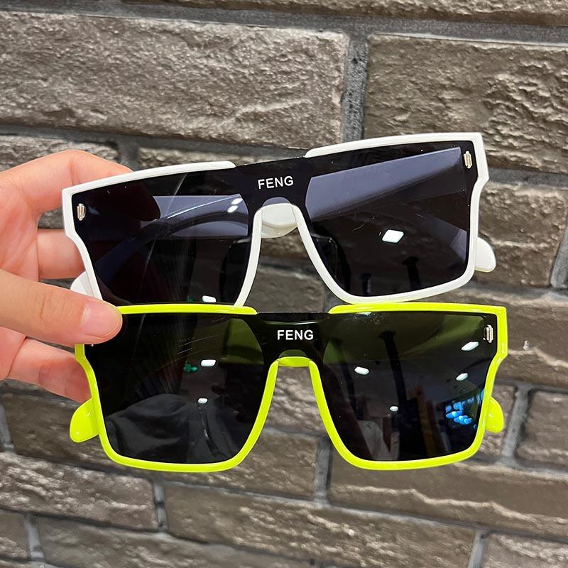 Occhiali da Sole per Bambini Fotografia di Strada Con Occhiali a Montatura Larga Protezione UV e Protezione dalla Luce Intensa