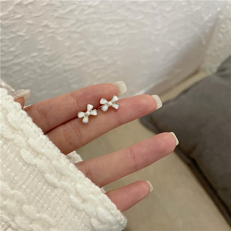 Gentle Bow Pearl Stud Earrings, New Trendy Ear Clips, Women's No Earrings, Earrings Temperament, Advanced Earrings