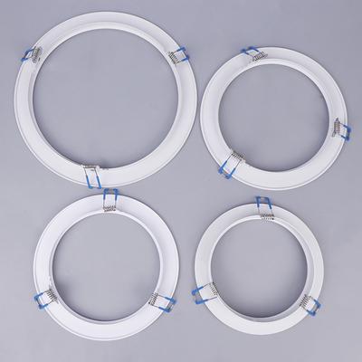 Soportes para focos LED empotrables Adaptadores para soportes de luz Anillos para pantallas de lámpara Agujero para agrandar Marcos exteriores blancos Recortes de círculos correctivos