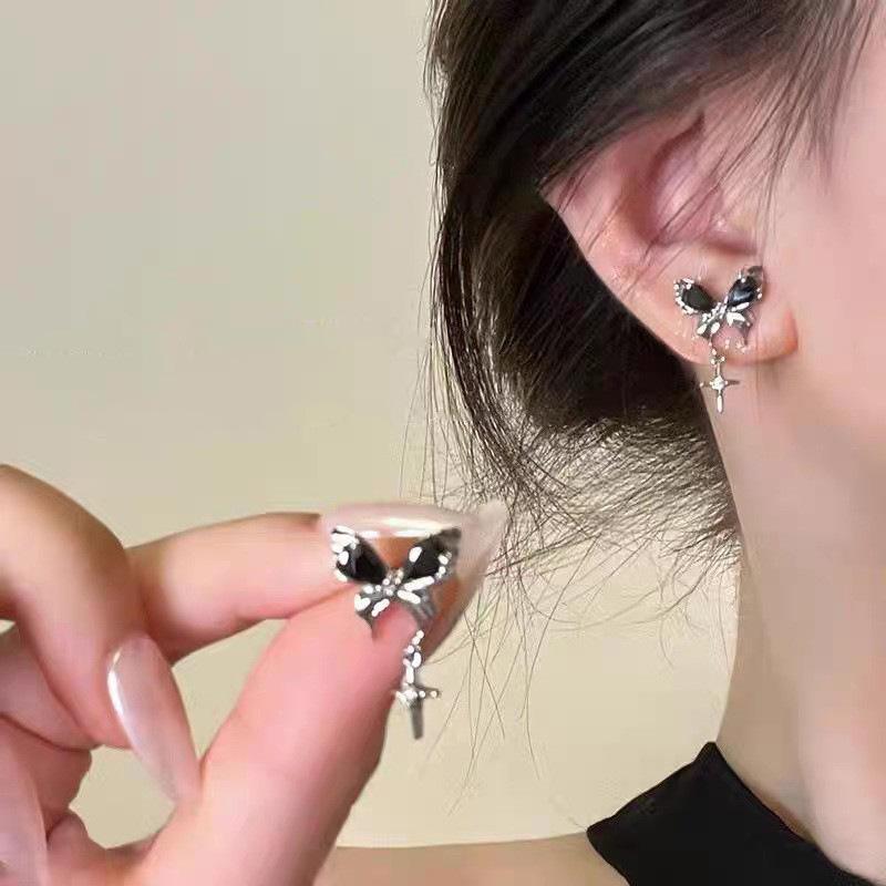 French Small Fragrant Style Pearl Stud Earrings Women's Light Luxury High-end Sense Retro Temperament Earrings Ear Jewelry