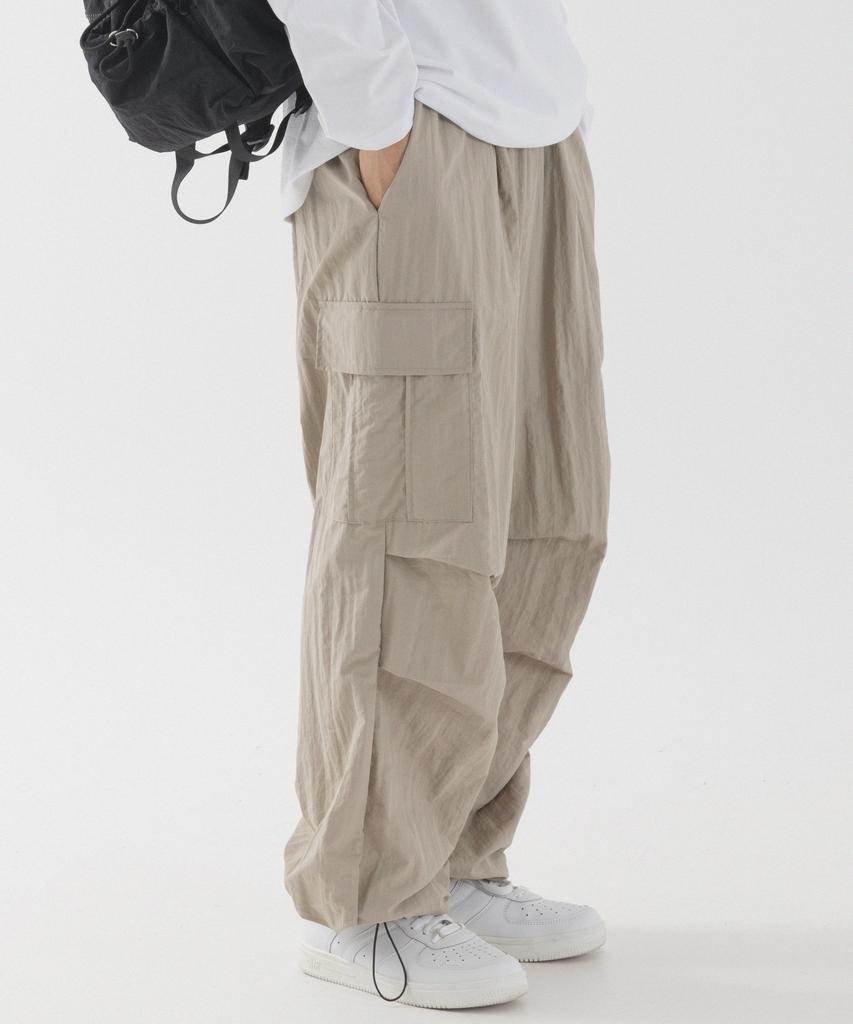PIANER Nylon One-Pleat Cargo Parachute Pants (Beige)
