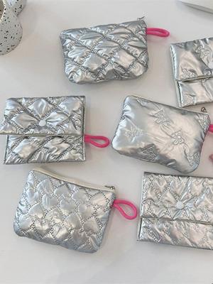 Blogger Diamond Pattern Silver Heart Clutch: Cute Makeup Coin Purse & Portable Sanitary Bag