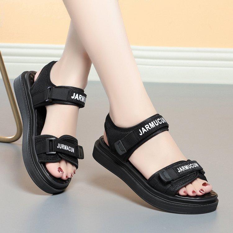 

Sports sandals women s outer wear summer light soft sole casual fashion versatile beach shoes 35 чорний
