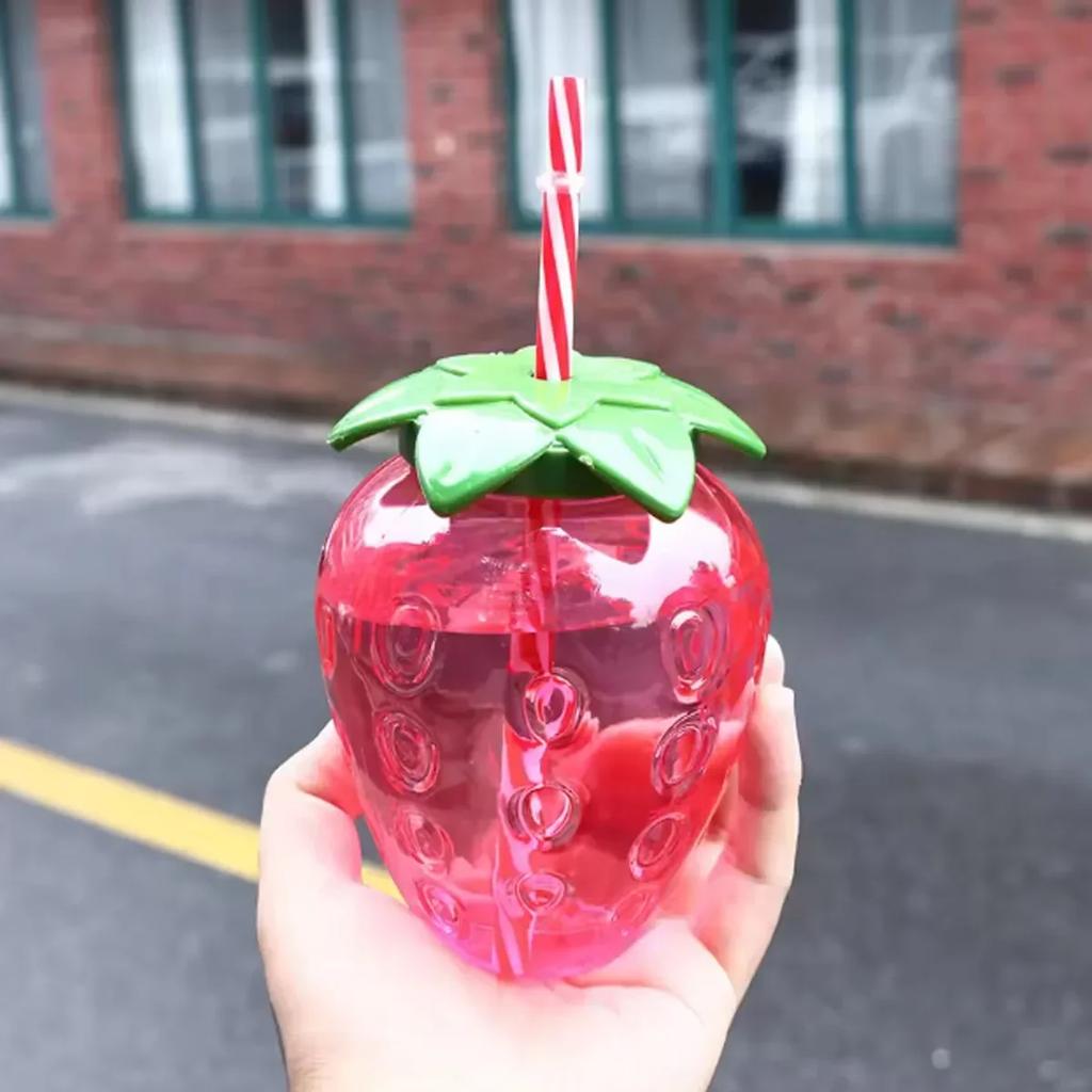 500ml PET Strawberry Shaped Children's Straw Mug Clear Strawberry Juice Mug Cold Water Mug Photography Accessories