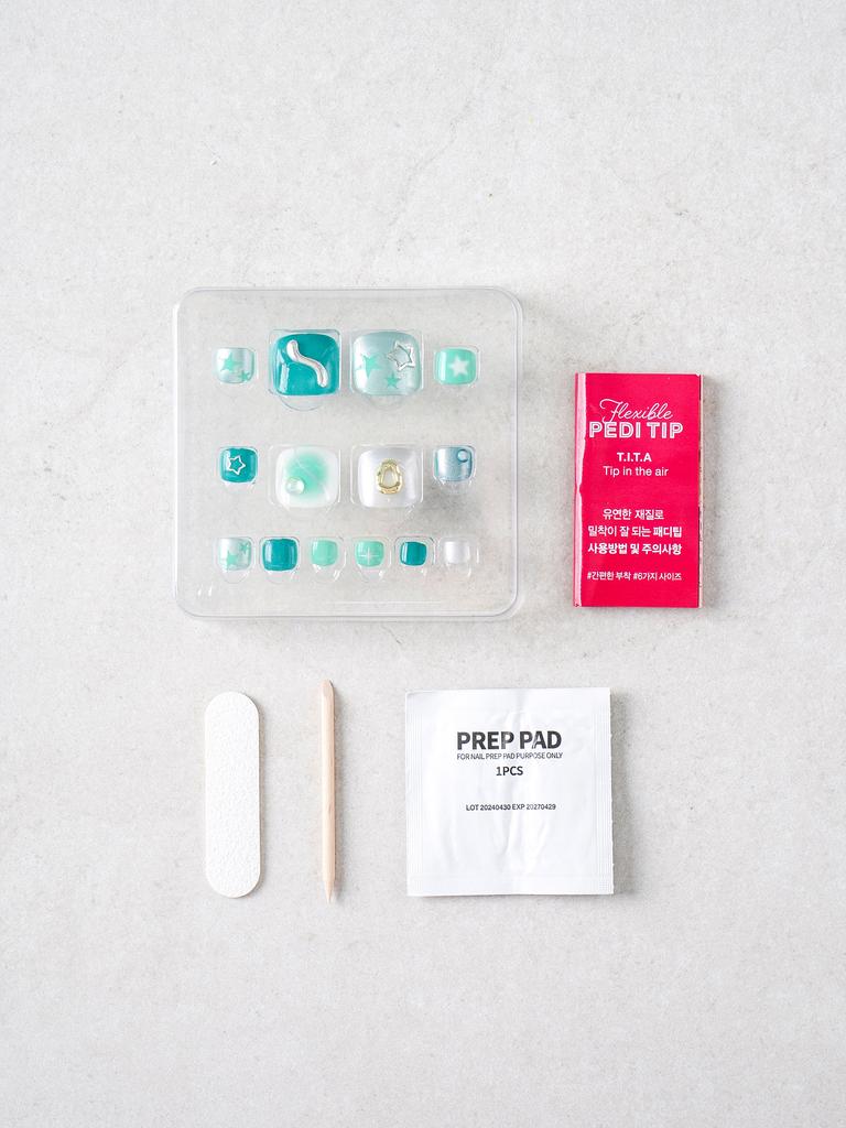 Tita Press-On Pedicure Tips - Green (14 Pcs)